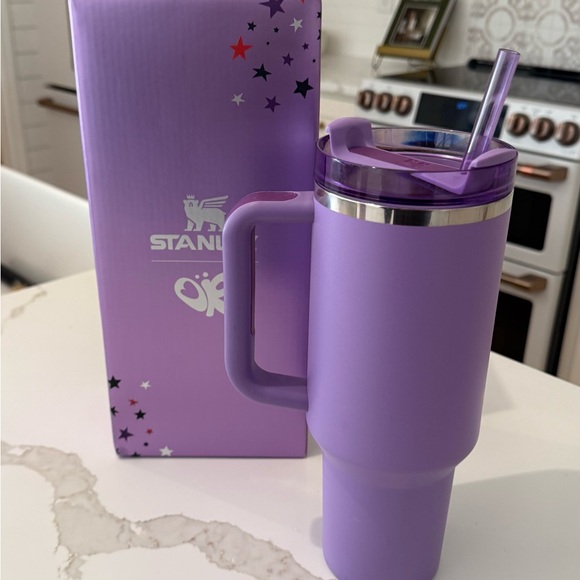 Olivia Rodrigo 💜 LIMITED RELEASE 40oz Stanley Tumbler ⭐️
Original box included! - Picture 9 of 9